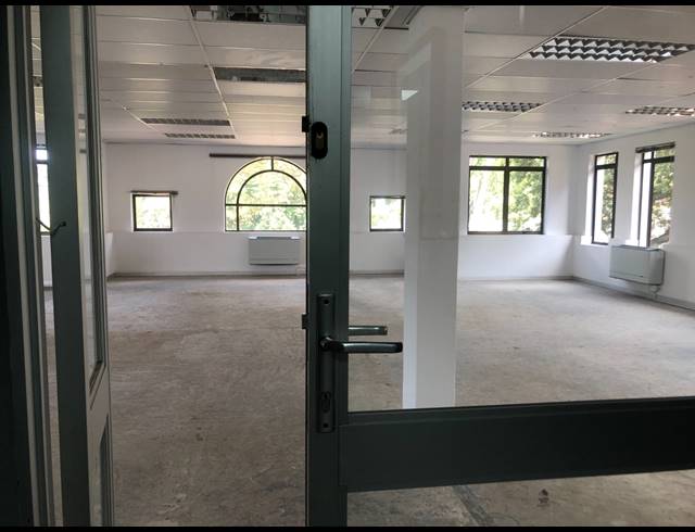 267M² OFFICE TO LET IN HYDE PARK